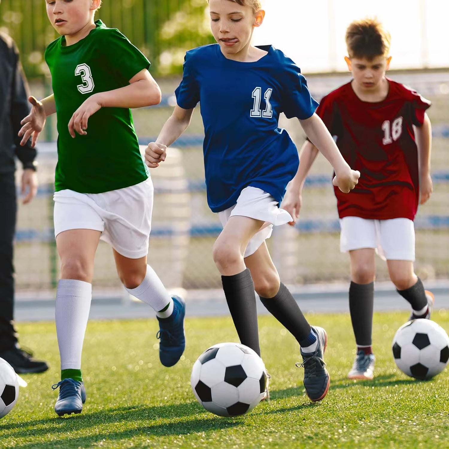 Soccer Shin Guard Covers,Shin Pads Socks Soccer Sock Sleeves Shin Pads Holders Shin Guard Sleeves for Kids Youth Adults